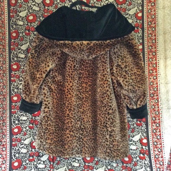 Reversible Faux Fur Leopard & Velvet Swing Coat - Picture 10 of 10